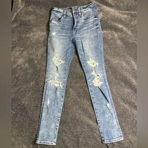 American Eagle “super hi-rise jegging” size 6 regular, medium wash, like new